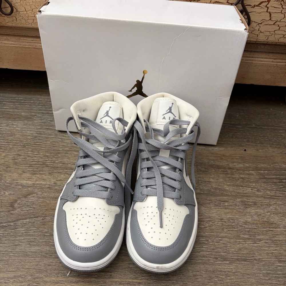 Nike Air Jordan 1 Mid Grey and White Size With Box 6.5 Used